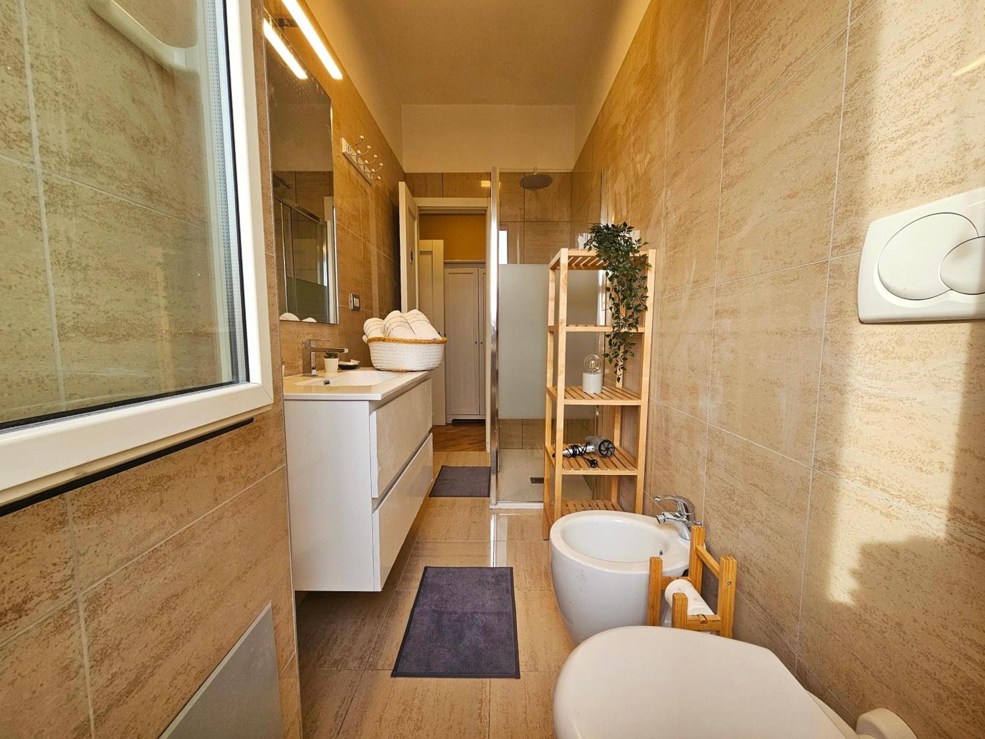 Sunny & Updated Flat With Panoramic City View 50M From M4 Stop Milano Exteriör bild